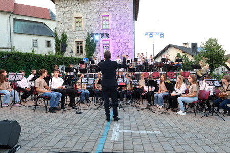 27. poletni večer ob Dnevu državnosti koncert Godbe Cerknica 02 Foto Ljubo Vukelič